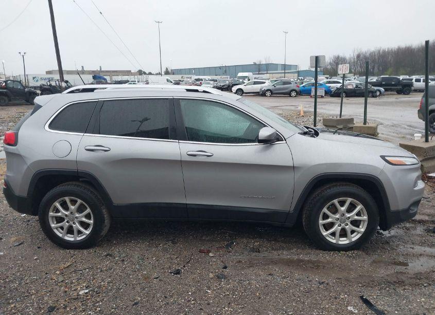 Photo 13 of 2015 Jeep Cherokee LATITUDE (VIN 1C4PJMCS1FW615341)