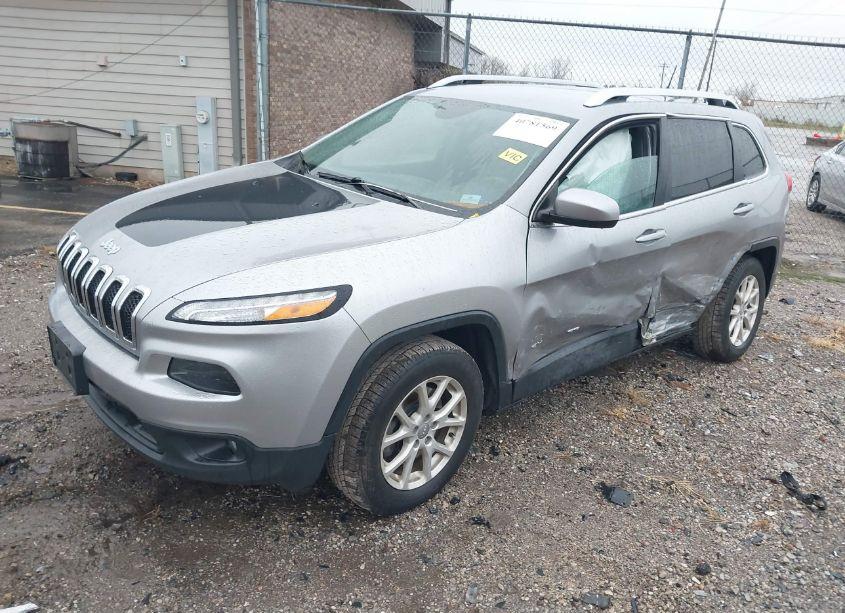 Photo 2 of 2015 Jeep Cherokee LATITUDE (VIN 1C4PJMCS1FW615341)