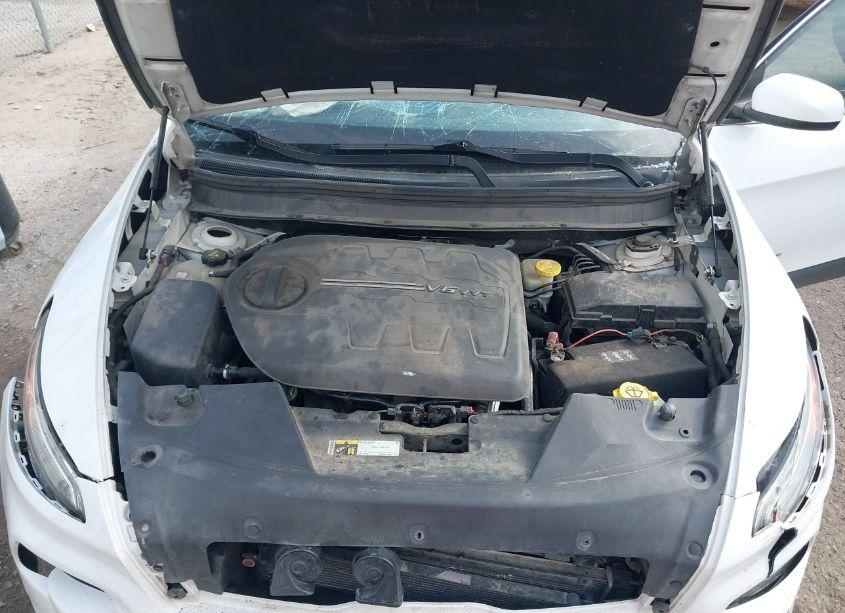 Photo 10 of 2015 Jeep Cherokee NORTH (VIN 1C4PJMCS1FW619924)