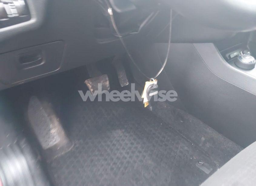 Photo 11 of 2015 Jeep Cherokee LATITUDE (VIN 1C4PJMCS1FW649201)