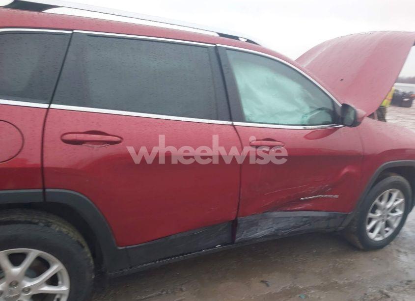 Photo 6 of 2015 Jeep Cherokee LATITUDE (VIN 1C4PJMCS1FW649201)