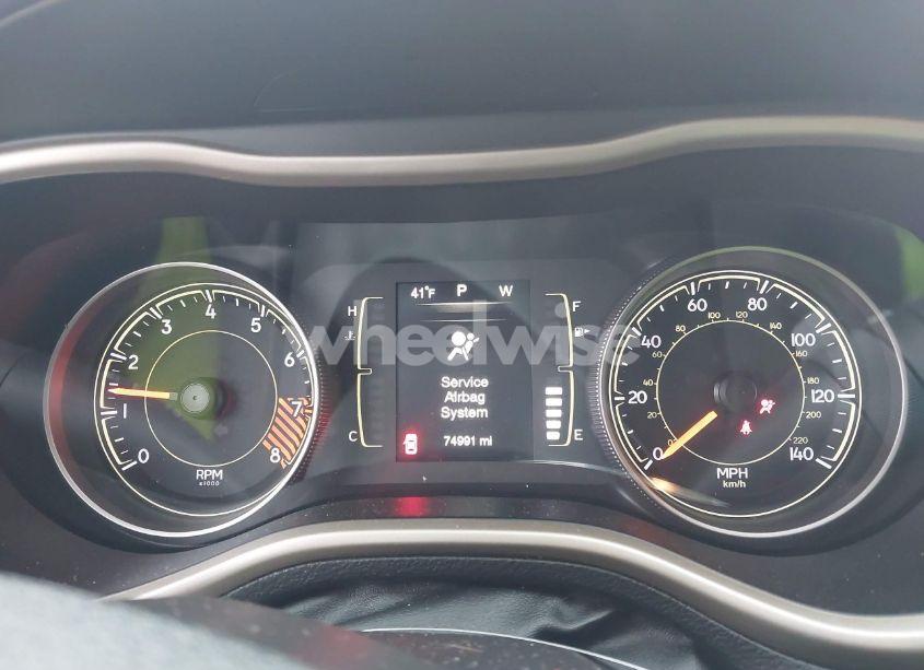 Photo 7 of 2015 Jeep Cherokee LATITUDE (VIN 1C4PJMCS1FW649201)