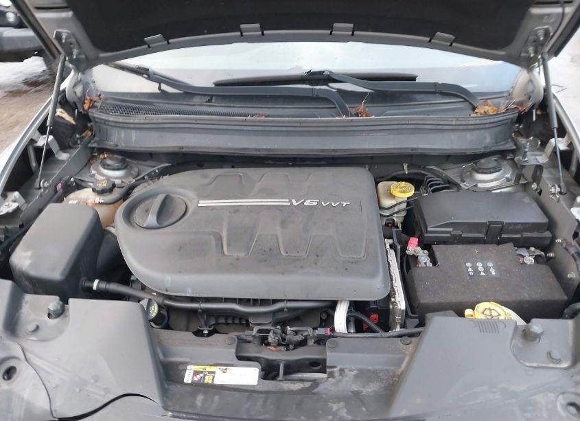 Photo 10 of 2015 Jeep Cherokee LATITUDE (VIN 1C4PJMCS1FW650106)