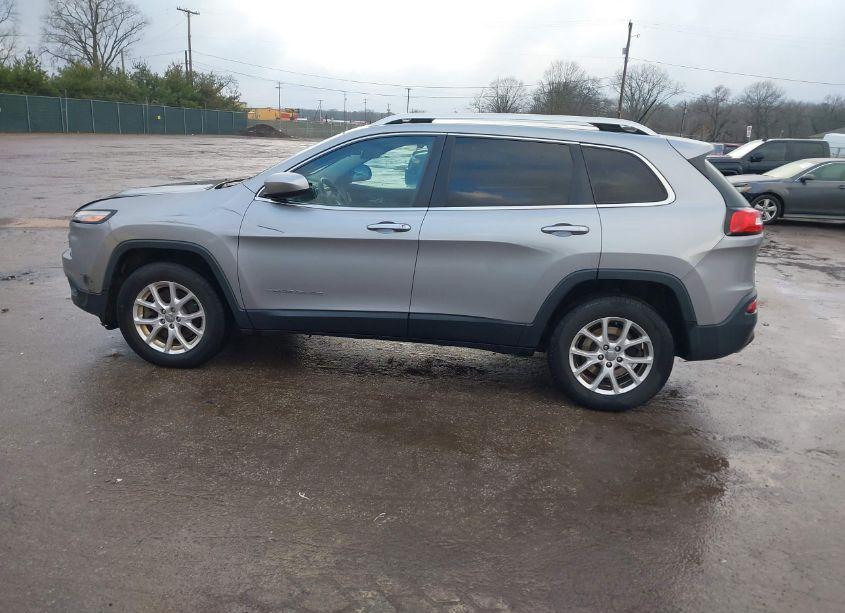 Photo 14 of 2015 Jeep Cherokee LATITUDE (VIN 1C4PJMCS1FW650106)