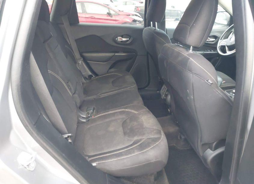 Photo 8 of 2015 Jeep Cherokee LATITUDE (VIN 1C4PJMCS1FW650106)