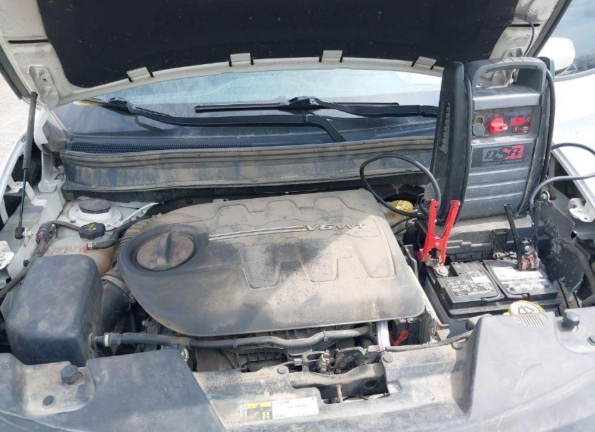 Photo 10 of 2015 Jeep Cherokee LATITUDE ALTITUDE (VIN 1C4PJMCS1FW750674)