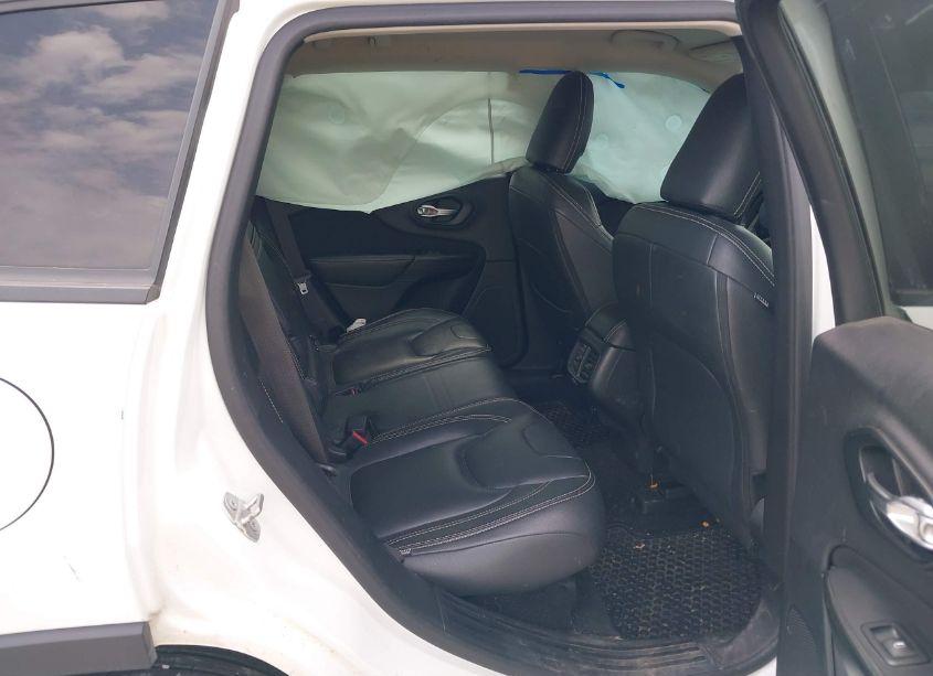 Photo 8 of 2015 Jeep Cherokee LATITUDE ALTITUDE (VIN 1C4PJMCS1FW750674)