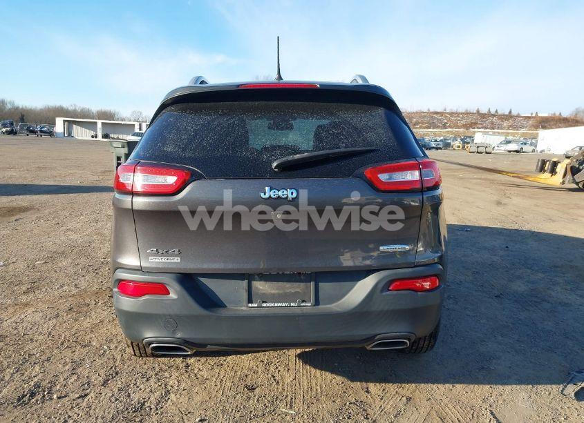 Photo 16 of 2016 Jeep Cherokee LATITUDE (VIN 1C4PJMCS1GW103614)