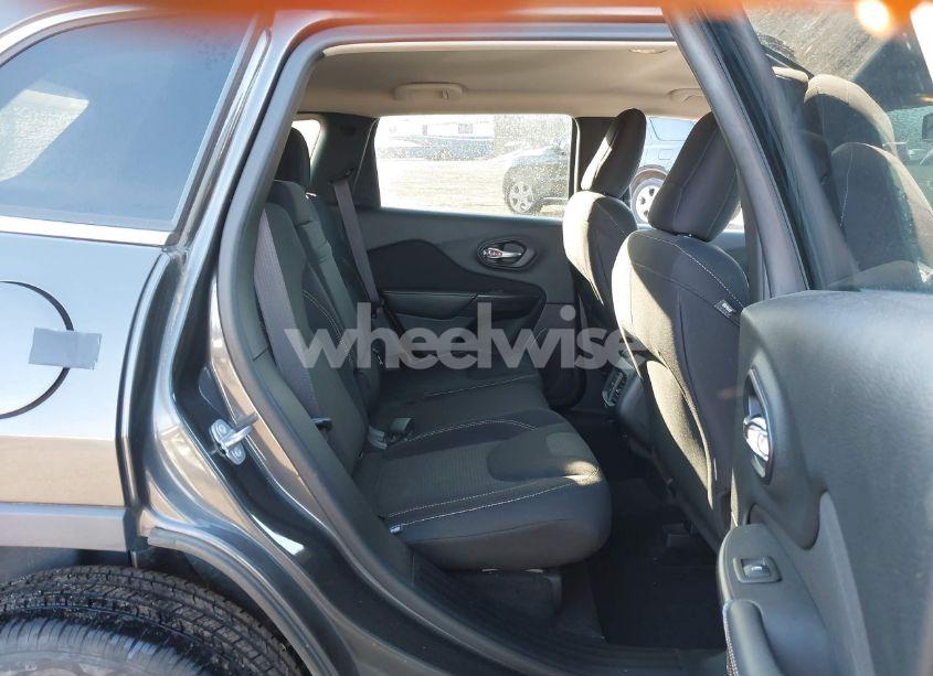 Photo 8 of 2016 Jeep Cherokee LATITUDE (VIN 1C4PJMCS1GW103614)