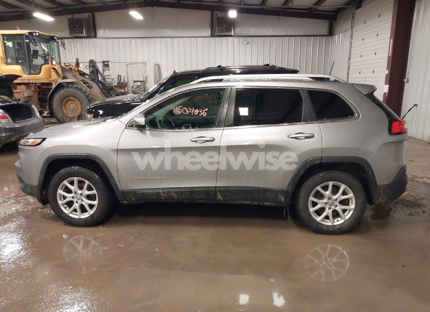 Photo 14 of 2016 Jeep Cherokee LATITUDE (VIN 1C4PJMCS1GW170018)