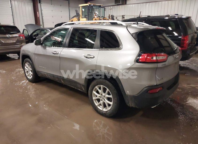Photo 3 of 2016 Jeep Cherokee LATITUDE (VIN 1C4PJMCS1GW170018)