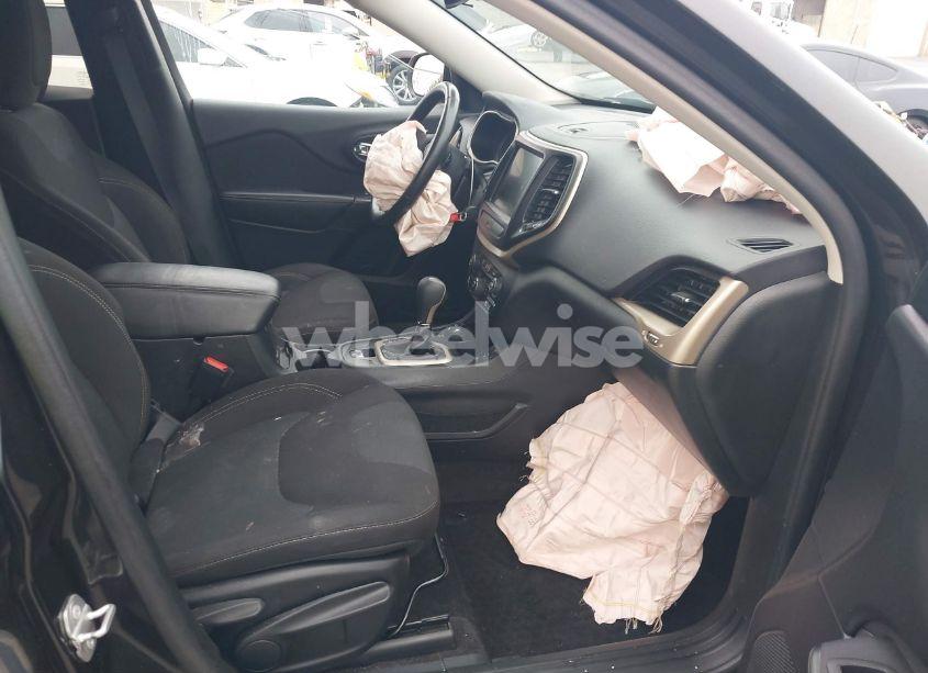 Photo 5 of 2016 Jeep Cherokee ALTITUDE (VIN 1C4PJMCS1GW174733)