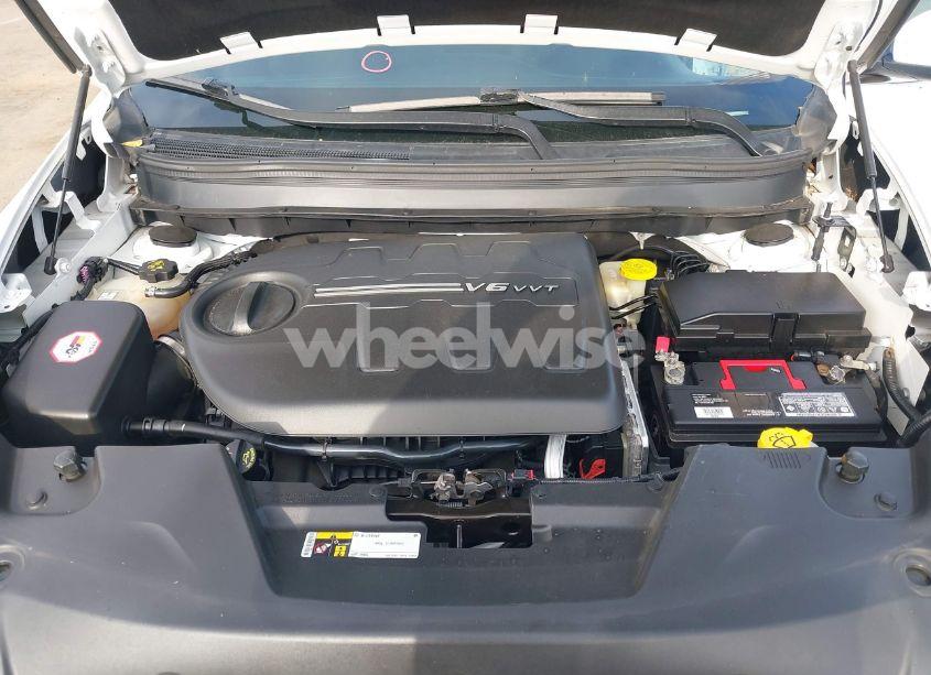 Photo 10 of 2016 Jeep Cherokee LATITUDE (VIN 1C4PJMCS1GW185442)