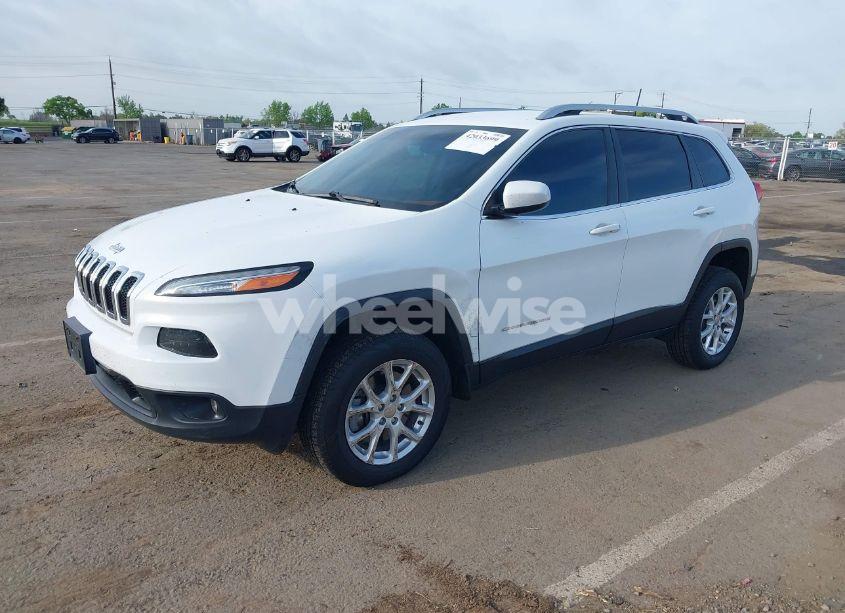 Photo 2 of 2016 Jeep Cherokee LATITUDE (VIN 1C4PJMCS1GW185442)