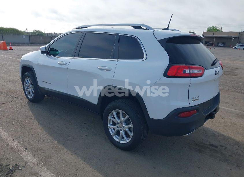 Photo 3 of 2016 Jeep Cherokee LATITUDE (VIN 1C4PJMCS1GW185442)
