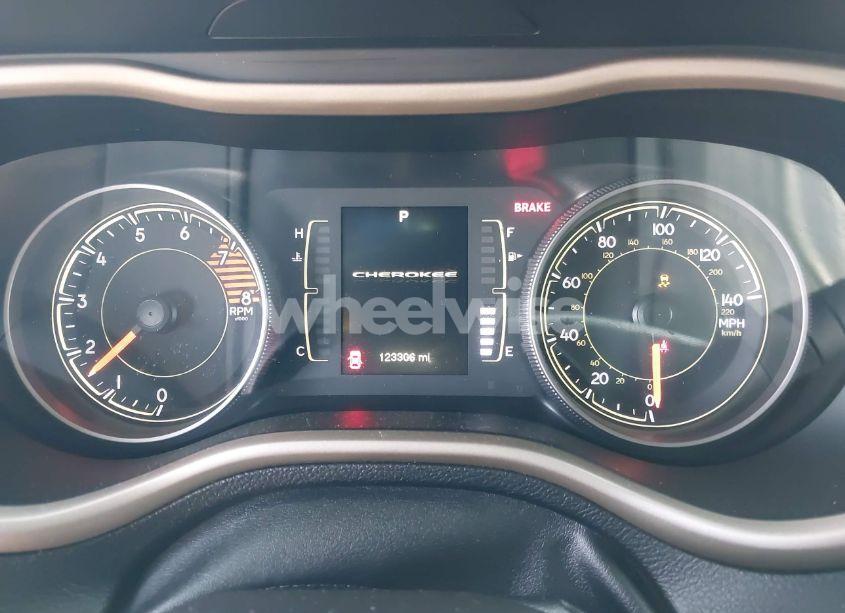 Photo 7 of 2016 Jeep Cherokee LATITUDE (VIN 1C4PJMCS1GW185442)