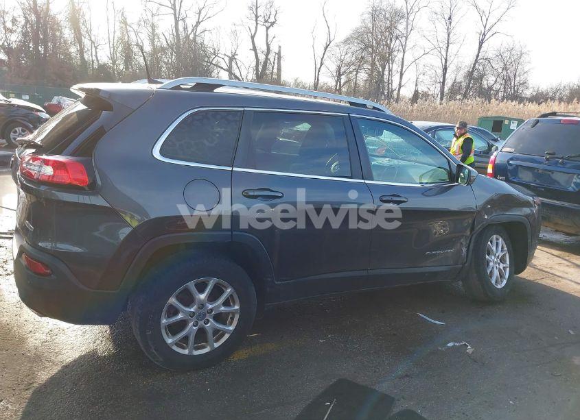 Photo 13 of 2016 Jeep Cherokee LATITUDE (VIN 1C4PJMCS1GW241704)