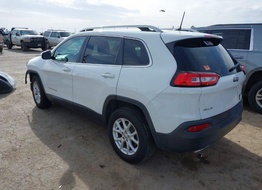 Photo 3 of 2016 Jeep Cherokee LATITUDE (VIN 1C4PJMCS1GW254615)