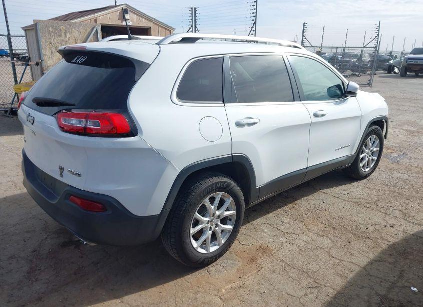 Photo 4 of 2016 Jeep Cherokee LATITUDE (VIN 1C4PJMCS1GW254615)