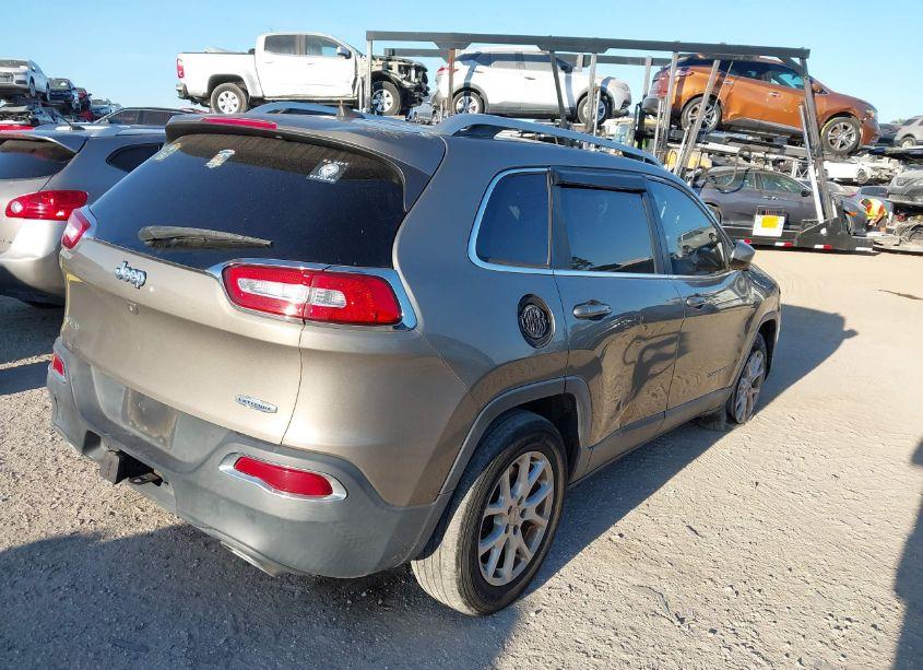 Photo 4 of 2016 Jeep Cherokee LATITUDE (VIN 1C4PJMCS1GW286609)