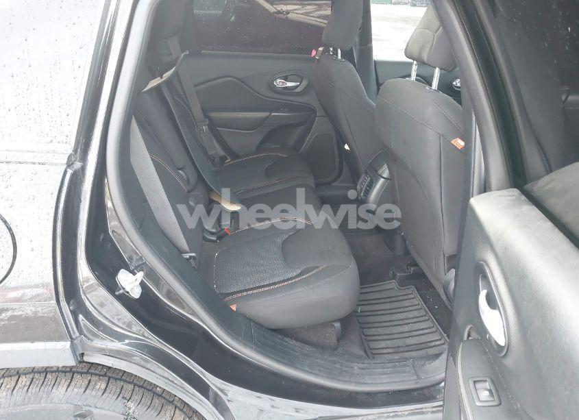 Photo 8 of 2016 Jeep Cherokee 75TH ANNIVERSARY (VIN 1C4PJMCS1GW326557)