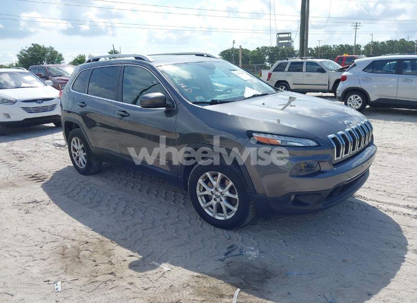 2016 Jeep Cherokee LATITUDE (VIN 1C4PJMCS1GW367447) main photo