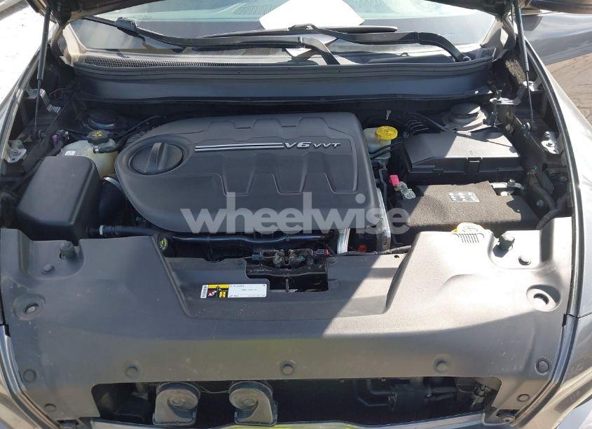 Photo 10 of 2016 Jeep Cherokee LATITUDE (VIN 1C4PJMCS1GW367447)