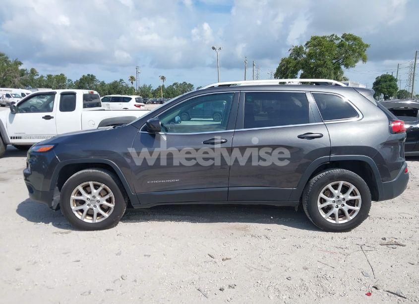 Photo 14 of 2016 Jeep Cherokee LATITUDE (VIN 1C4PJMCS1GW367447)