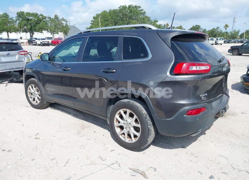 Photo 3 of 2016 Jeep Cherokee LATITUDE (VIN 1C4PJMCS1GW367447)