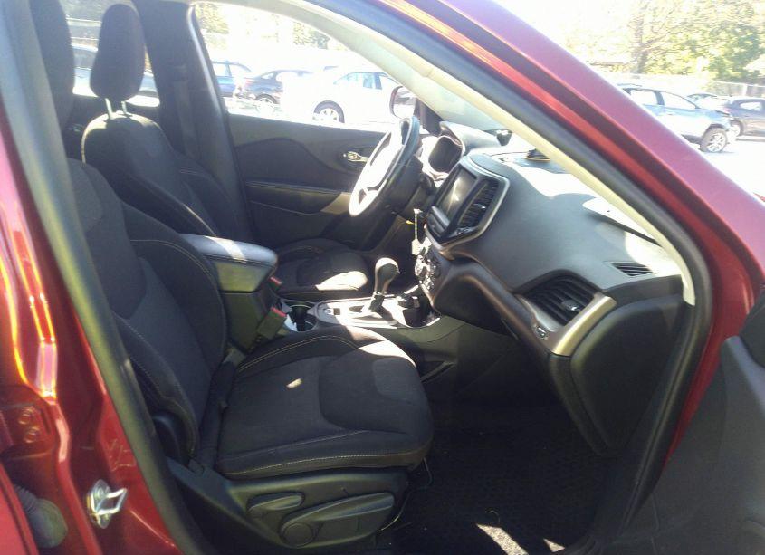 Photo 5 of 2017 Jeep Cherokee LATITUDE 4X4 (VIN 1C4PJMCS1HD216122)