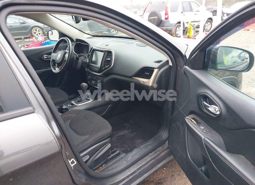 Photo 5 of 2017 Jeep Cherokee 75TH ANNIVERSARY EDITION 4X4 (VIN 1C4PJMCS1HW521429)