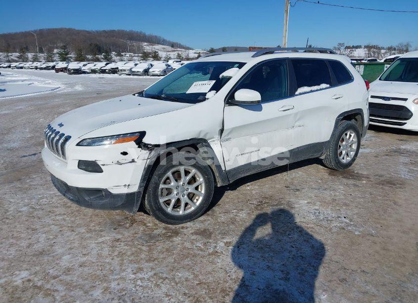Photo 2 of 2017 Jeep Cherokee LATITUDE 4X4 (VIN 1C4PJMCS1HW532415)