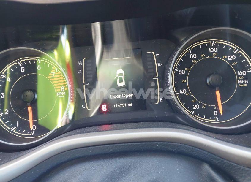 Photo 7 of 2017 Jeep Cherokee LATITUDE 4X4 (VIN 1C4PJMCS1HW532415)