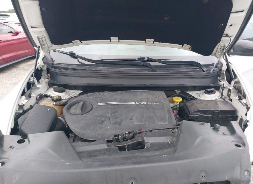 Photo 10 of 2017 Jeep Cherokee LATITUDE 4X4 (VIN 1C4PJMCS1HW544791)