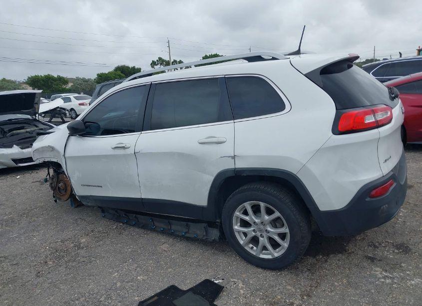 Photo 14 of 2017 Jeep Cherokee LATITUDE 4X4 (VIN 1C4PJMCS1HW544791)