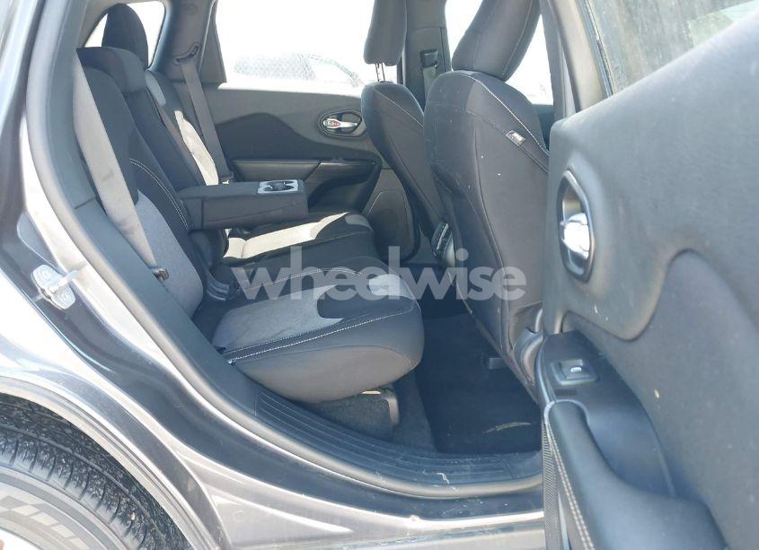 Photo 8 of 2014 Jeep Cherokee LATITUDE (VIN 1C4PJMCS2EW137767)