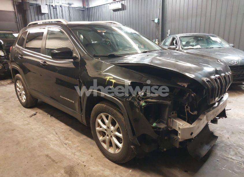 2014 Jeep Cherokee LATITUDE (VIN 1C4PJMCS2EW150633) main photo