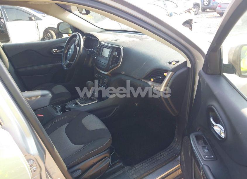 Photo 5 of 2014 Jeep Cherokee LATITUDE (VIN 1C4PJMCS2EW153290)