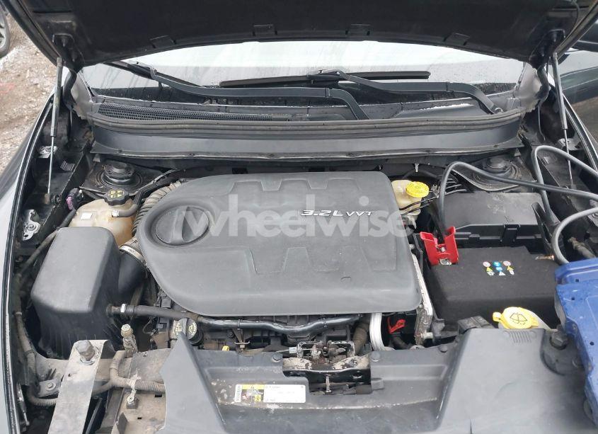 Photo 10 of 2014 Jeep Cherokee LATITUDE (VIN 1C4PJMCS2EW184183)