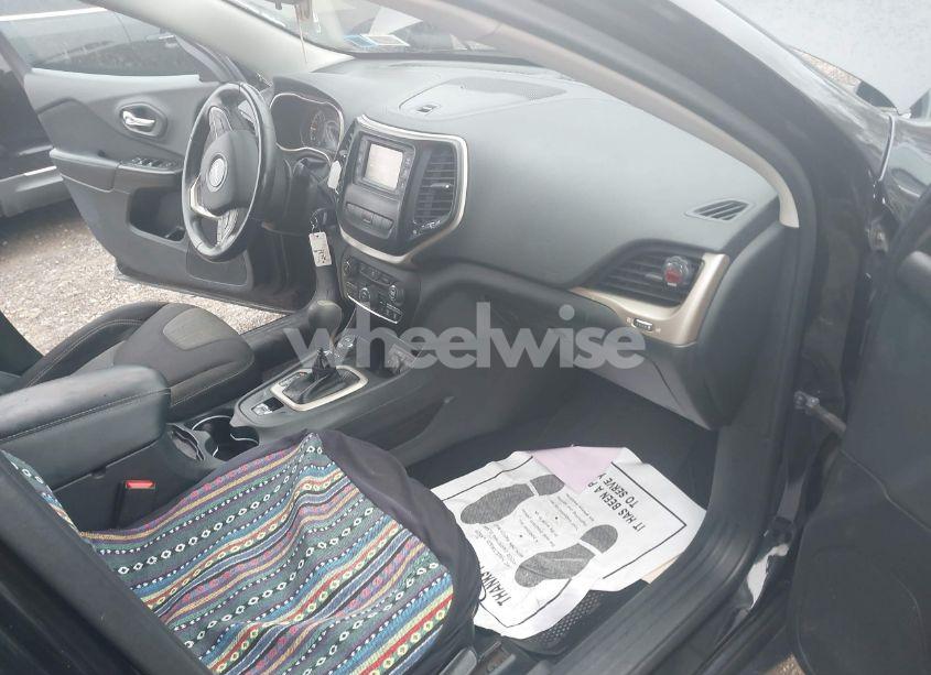 Photo 5 of 2014 Jeep Cherokee LATITUDE (VIN 1C4PJMCS2EW184183)