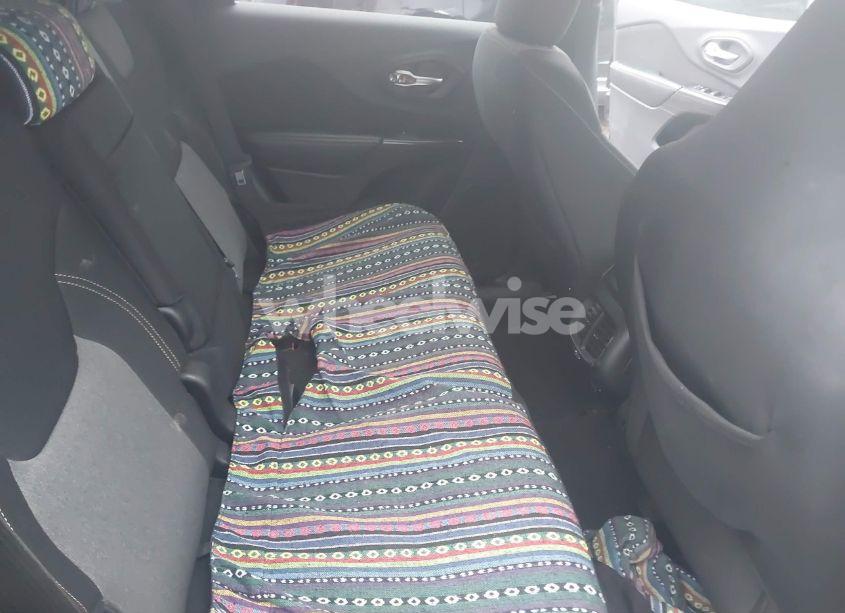 Photo 8 of 2014 Jeep Cherokee LATITUDE (VIN 1C4PJMCS2EW184183)