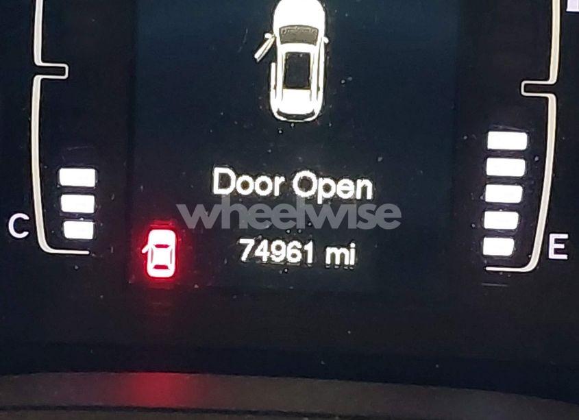 Photo 15 of 2014 Jeep Cherokee LATITUDE (VIN 1C4PJMCS2EW219949)