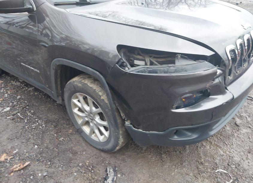 Photo 17 of 2014 Jeep Cherokee LATITUDE (VIN 1C4PJMCS2EW243734)