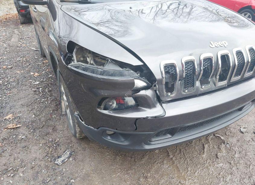 Photo 6 of 2014 Jeep Cherokee LATITUDE (VIN 1C4PJMCS2EW243734)