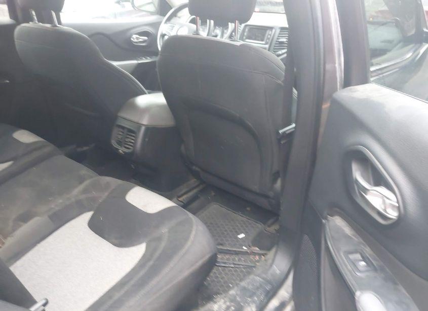 Photo 8 of 2014 Jeep Cherokee LATITUDE (VIN 1C4PJMCS2EW243734)