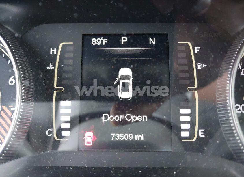 Photo 15 of 2015 Jeep Cherokee LATITUDE (VIN 1C4PJMCS2FW502949)