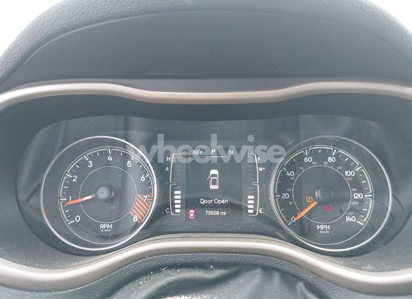Photo 7 of 2015 Jeep Cherokee LATITUDE (VIN 1C4PJMCS2FW502949)