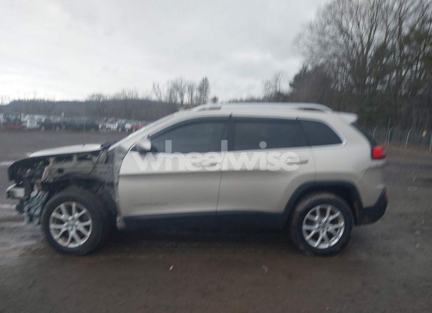 Photo 15 of 2015 Jeep Cherokee LATITUDE (VIN 1C4PJMCS2FW551729)