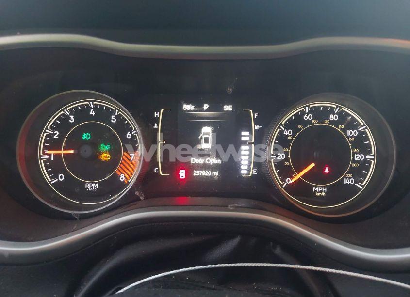 Photo 7 of 2015 Jeep Cherokee LATITUDE (VIN 1C4PJMCS2FW551729)