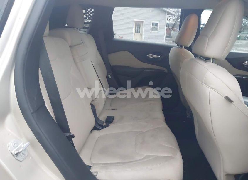 Photo 8 of 2015 Jeep Cherokee LATITUDE (VIN 1C4PJMCS2FW551729)